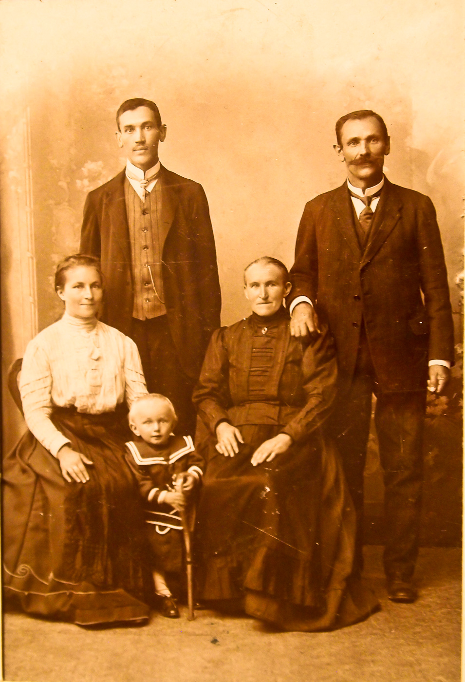 Štefan Lapšanský so synom Jánom a manželkami