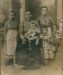 Katarína Dulovičová rod. Javorská s deťmi asi 1922